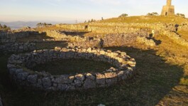 ADRIANO HISTORY TELLER